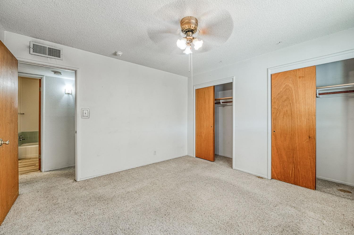 506 W Twain Ave, Clovis, CA 93612