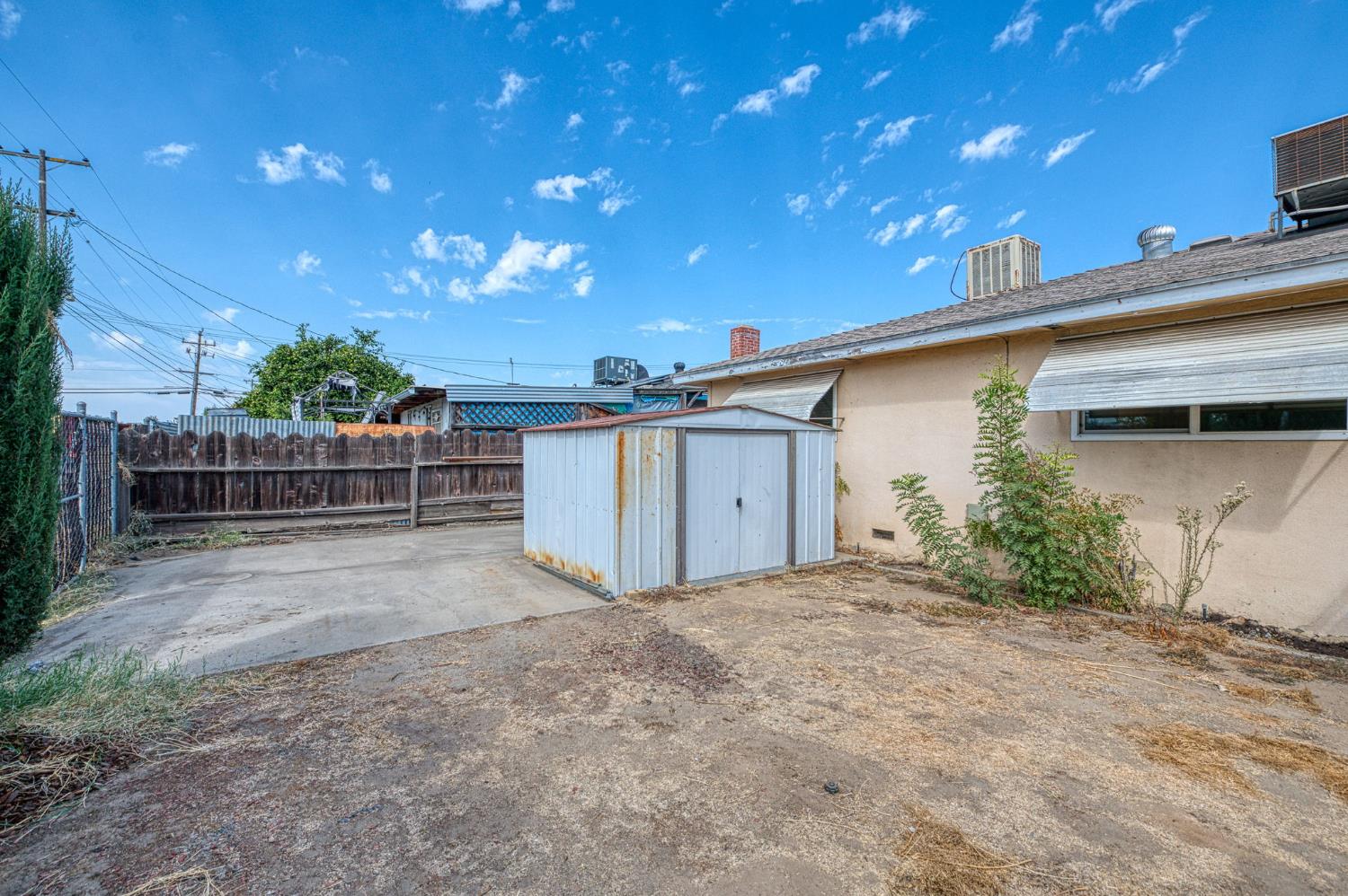 506 W Twain Ave, Clovis, CA 93612