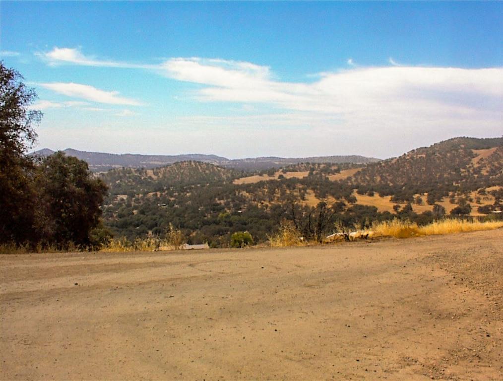 38 Recter Ln, Yokuts Valley, CA 93675