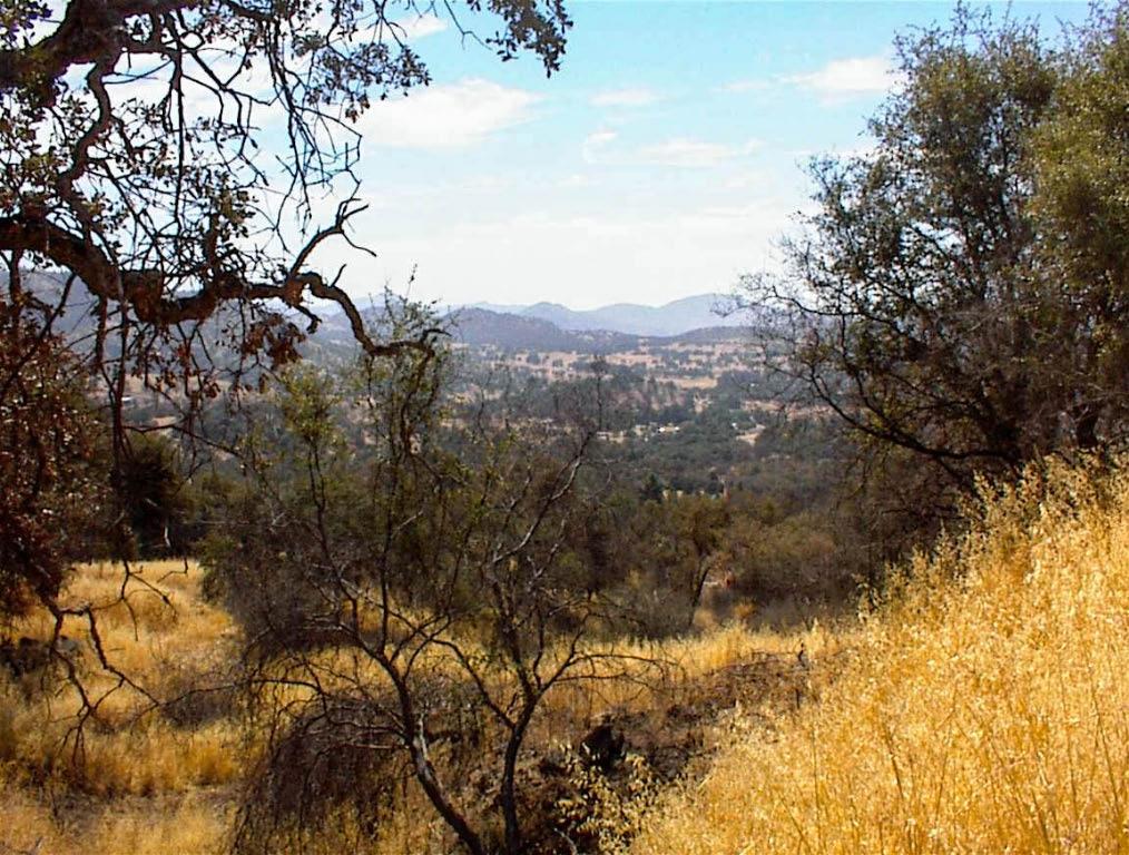 38 Recter Ln, Yokuts Valley, CA 93675