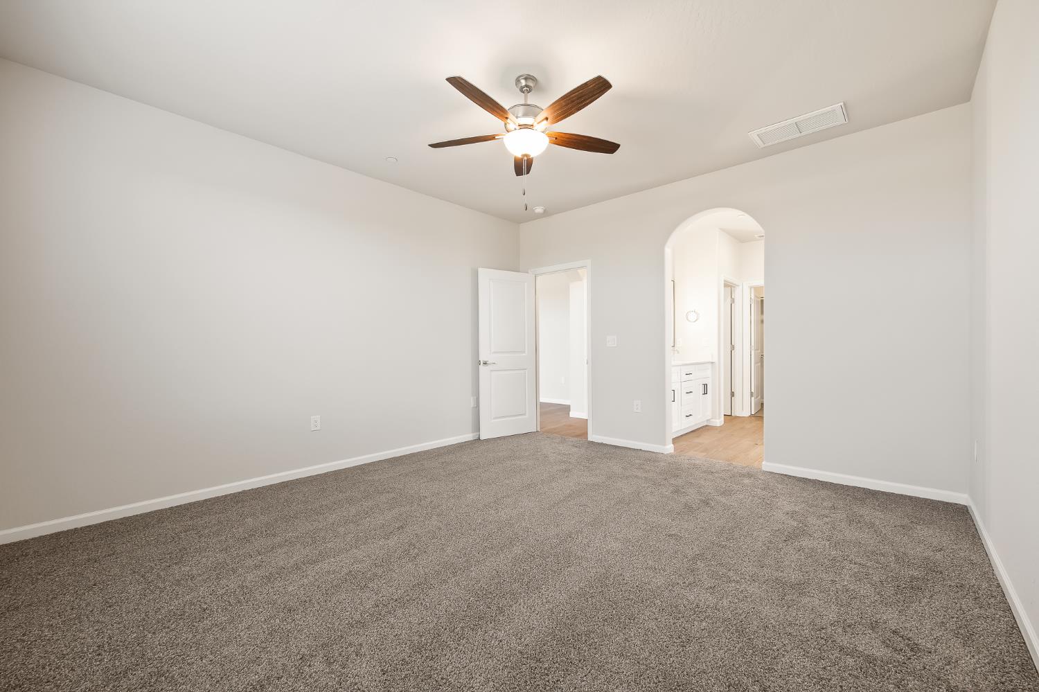 4179 N Tisha Ave, Fresno, CA 93723