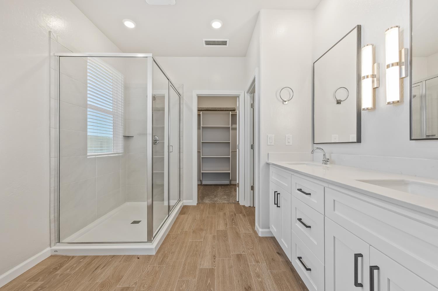 7379 W Hadley Ave, Fresno, CA 93723