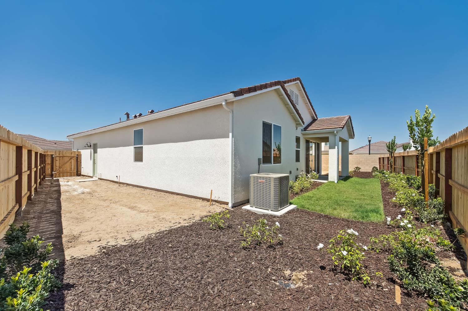 7379 W Hadley Ave, Fresno, CA 93723