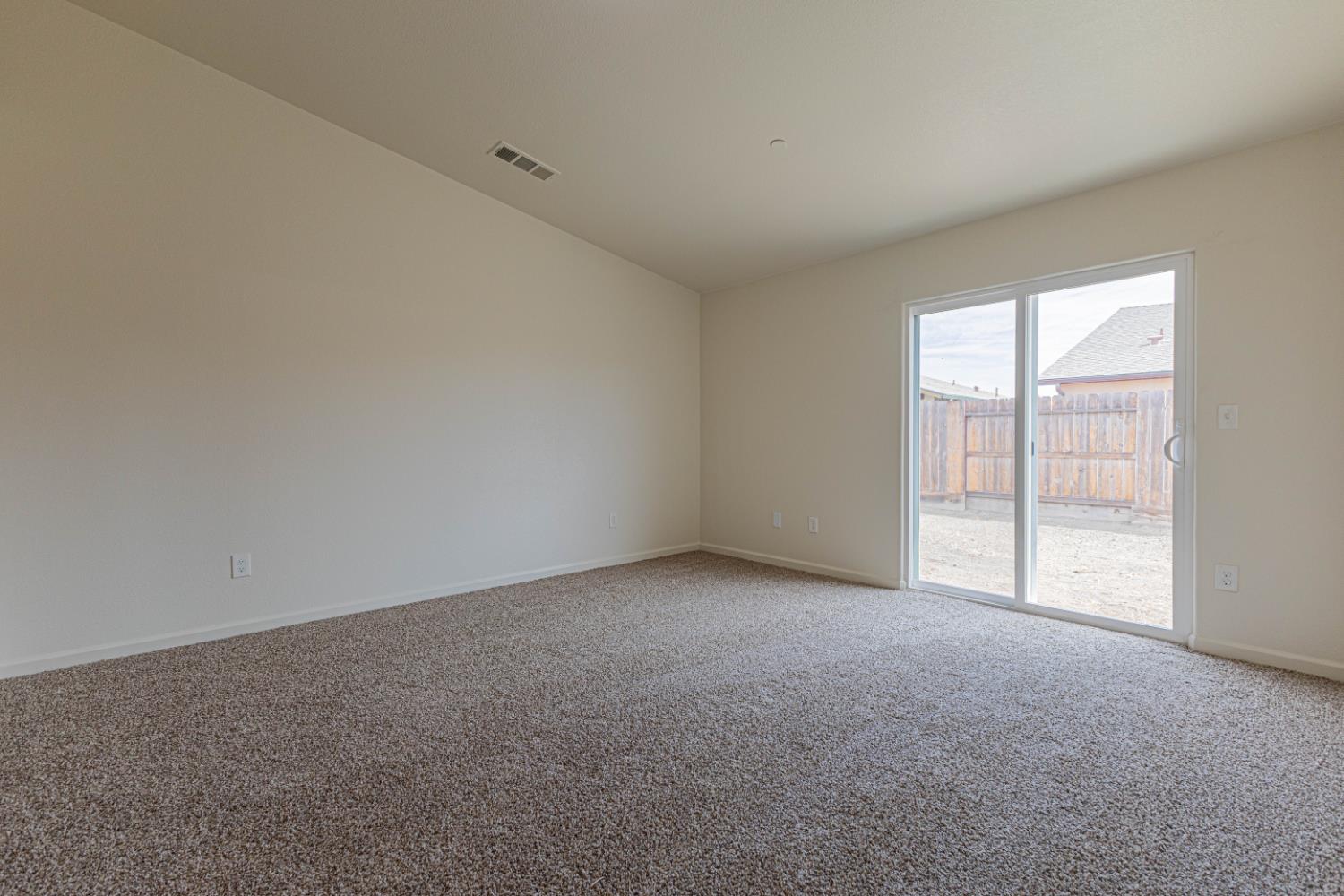 337 Eppler St, Firebaugh, CA 93622