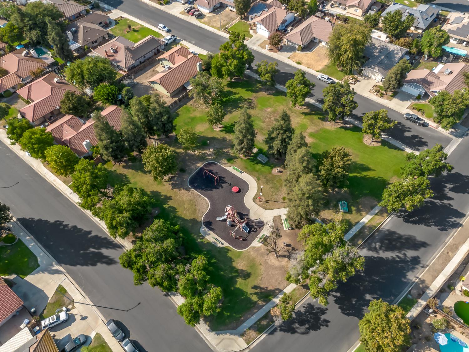 2475 Dennis Ave, Clovis, CA 93611