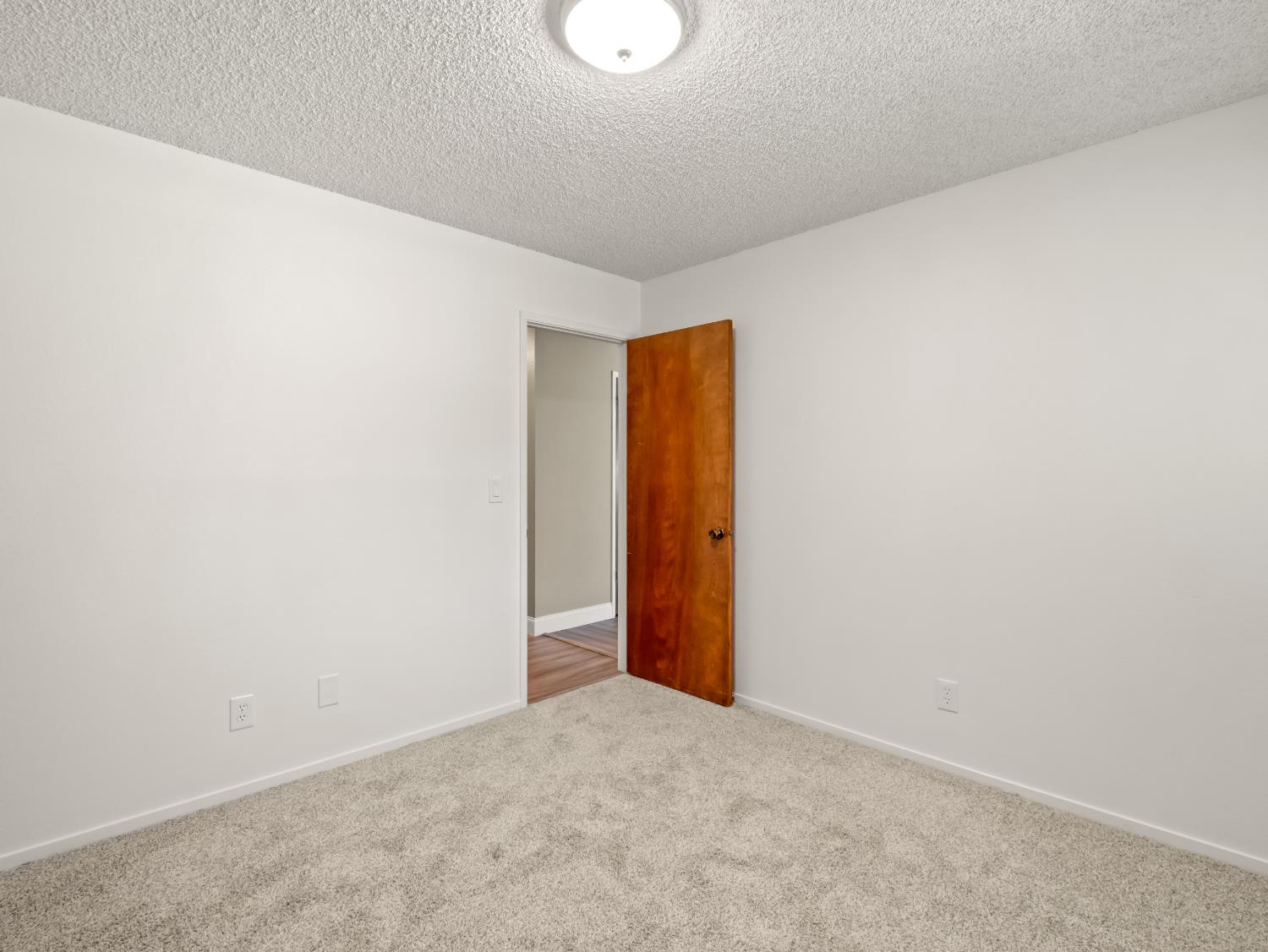 2475 Dennis Ave, Clovis, CA 93611