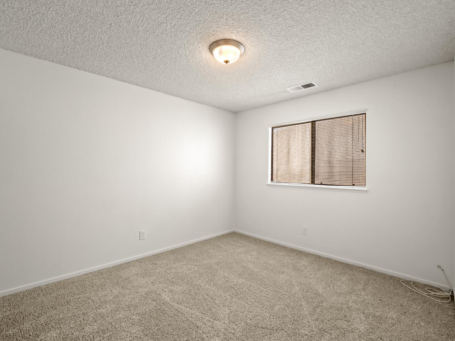 2475 Dennis Ave, Clovis, CA 93611