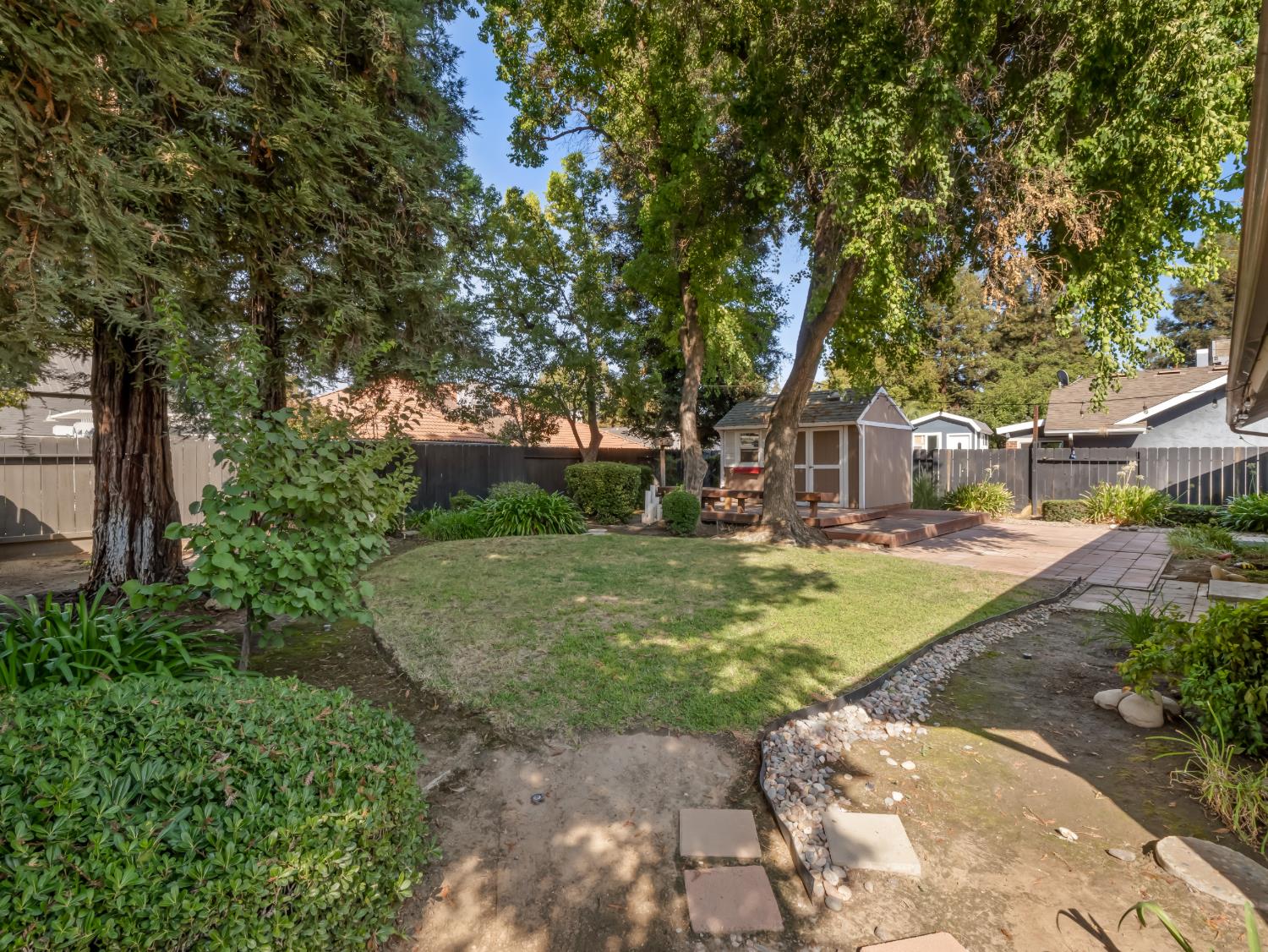 2475 Dennis Ave, Clovis, CA 93611