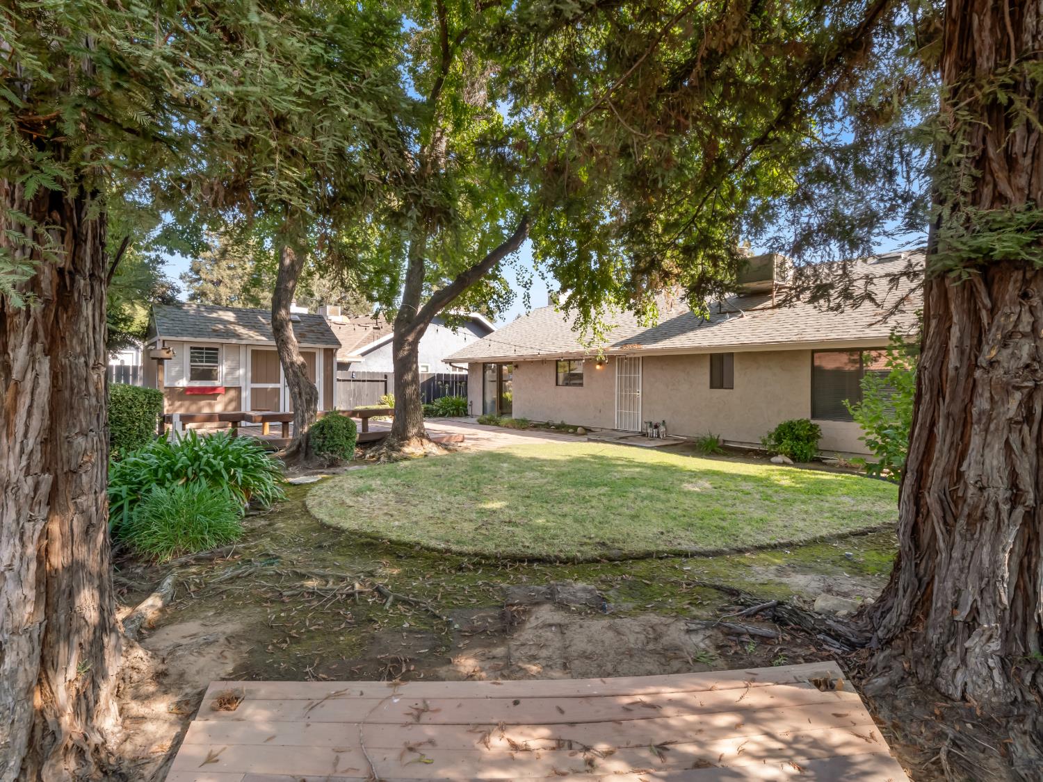 2475 Dennis Ave, Clovis, CA 93611
