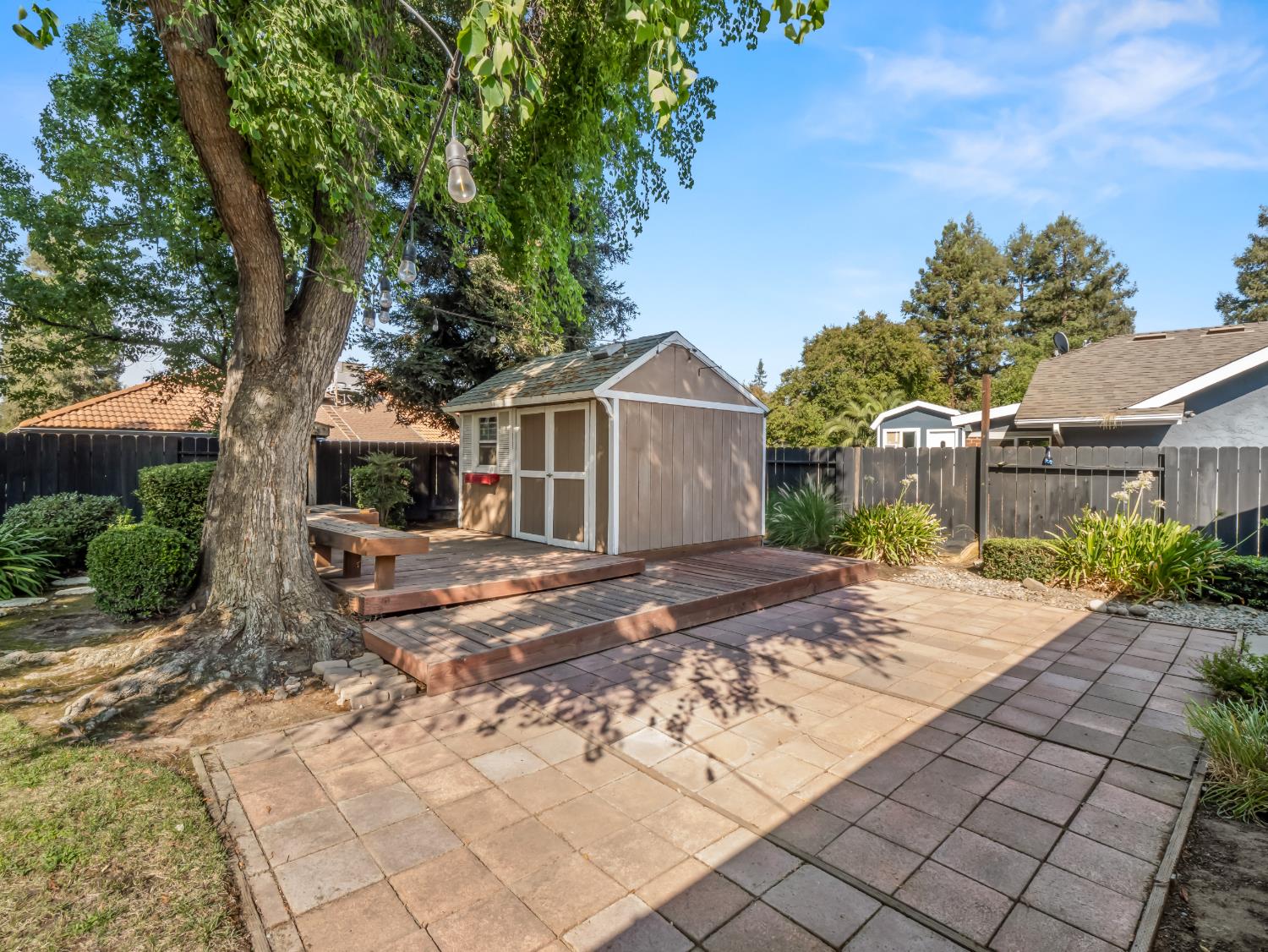 2475 Dennis Ave, Clovis, CA 93611