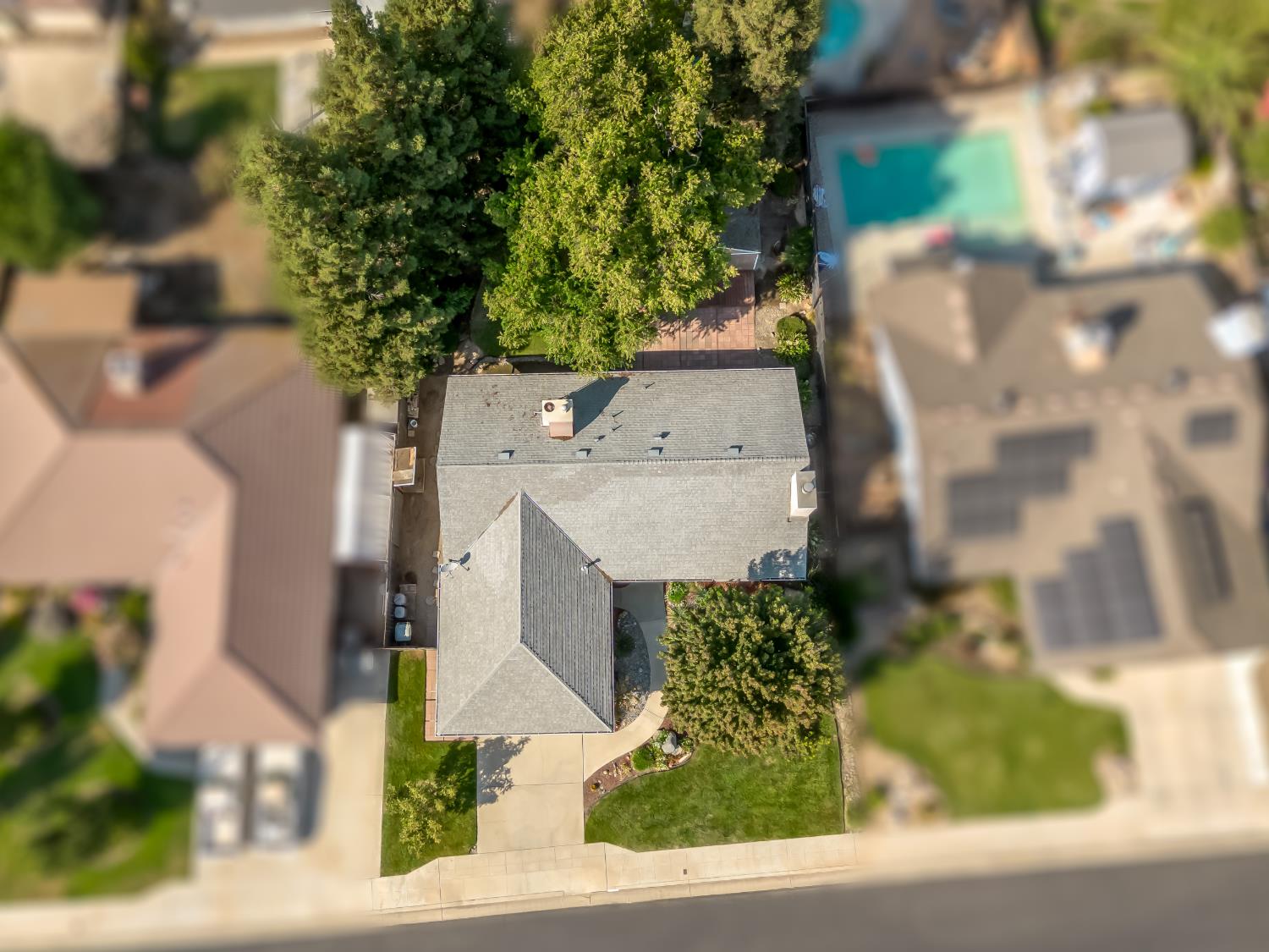 2475 Dennis Ave, Clovis, CA 93611