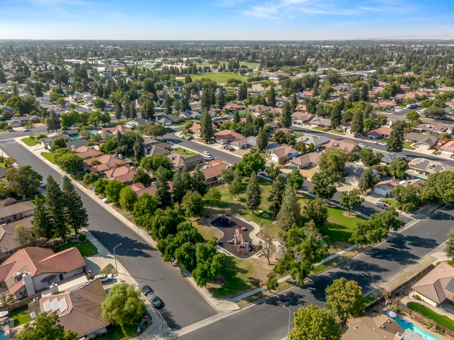 2475 Dennis Ave, Clovis, CA 93611