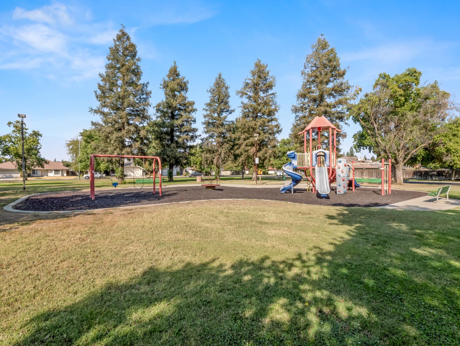 2475 Dennis Ave, Clovis, CA 93611