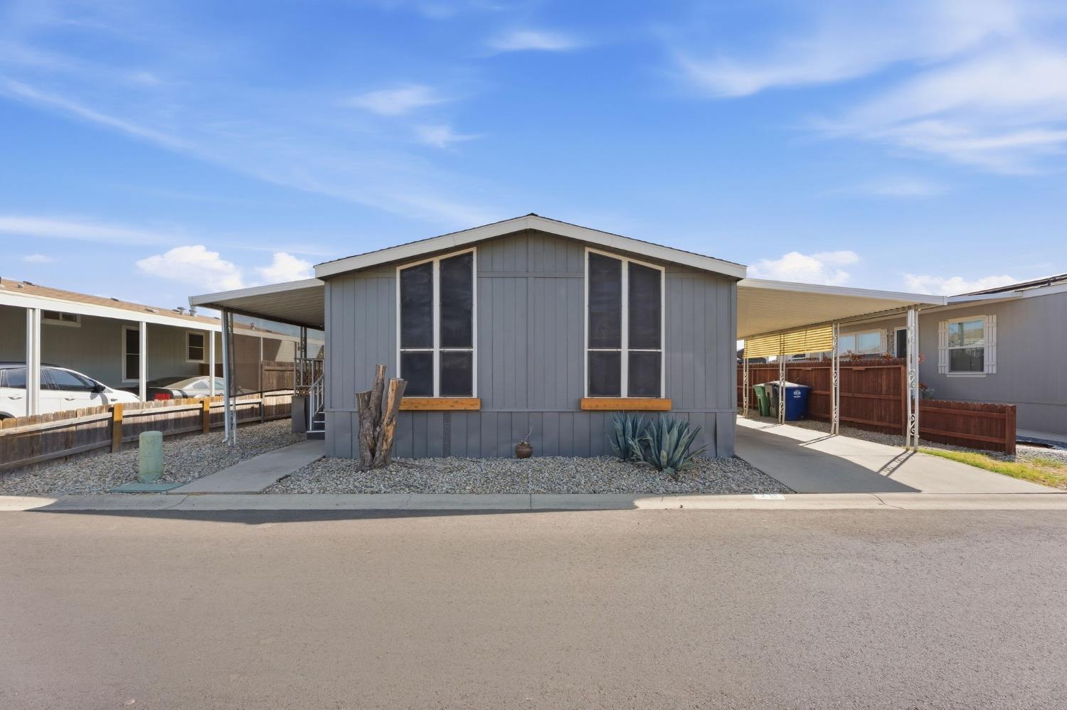 2575 willlow #76, Fresno, CA 93725