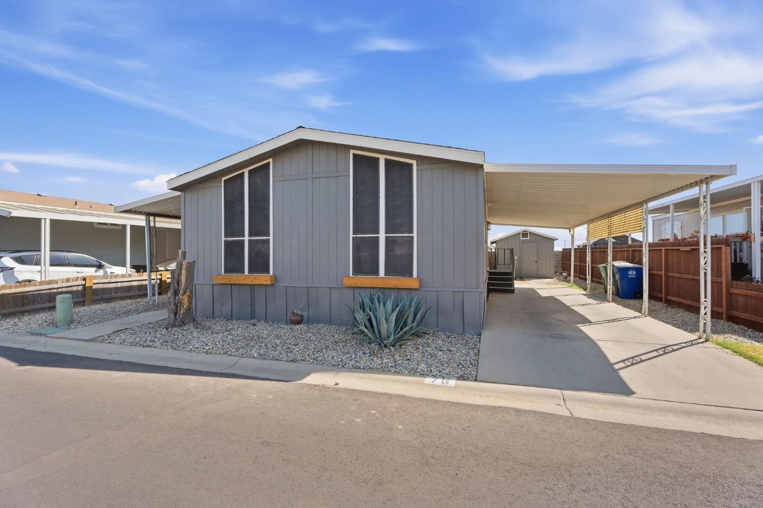 2575 willlow #76, Fresno, CA 93725