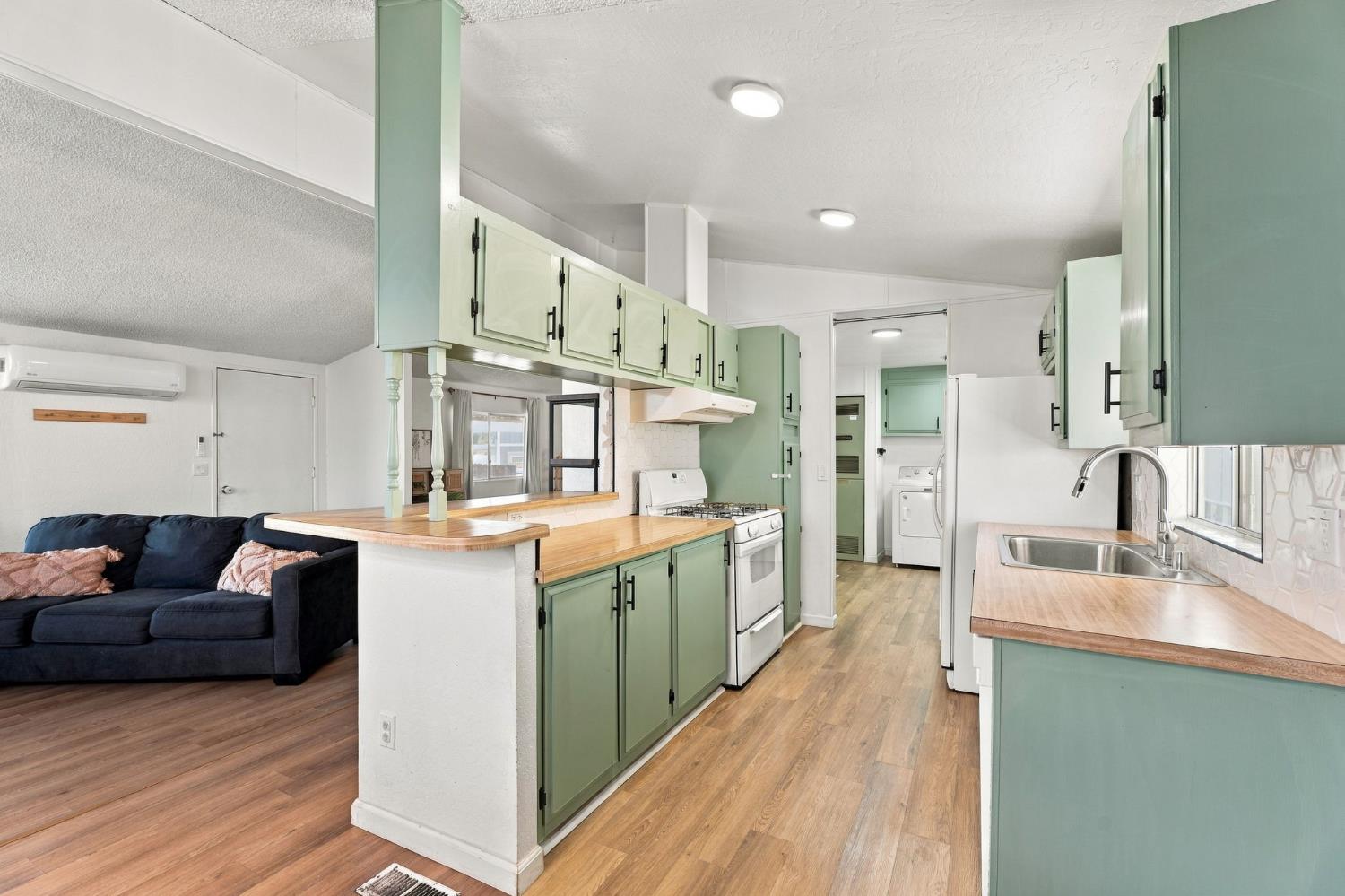 2575 willlow #76, Fresno, CA 93725