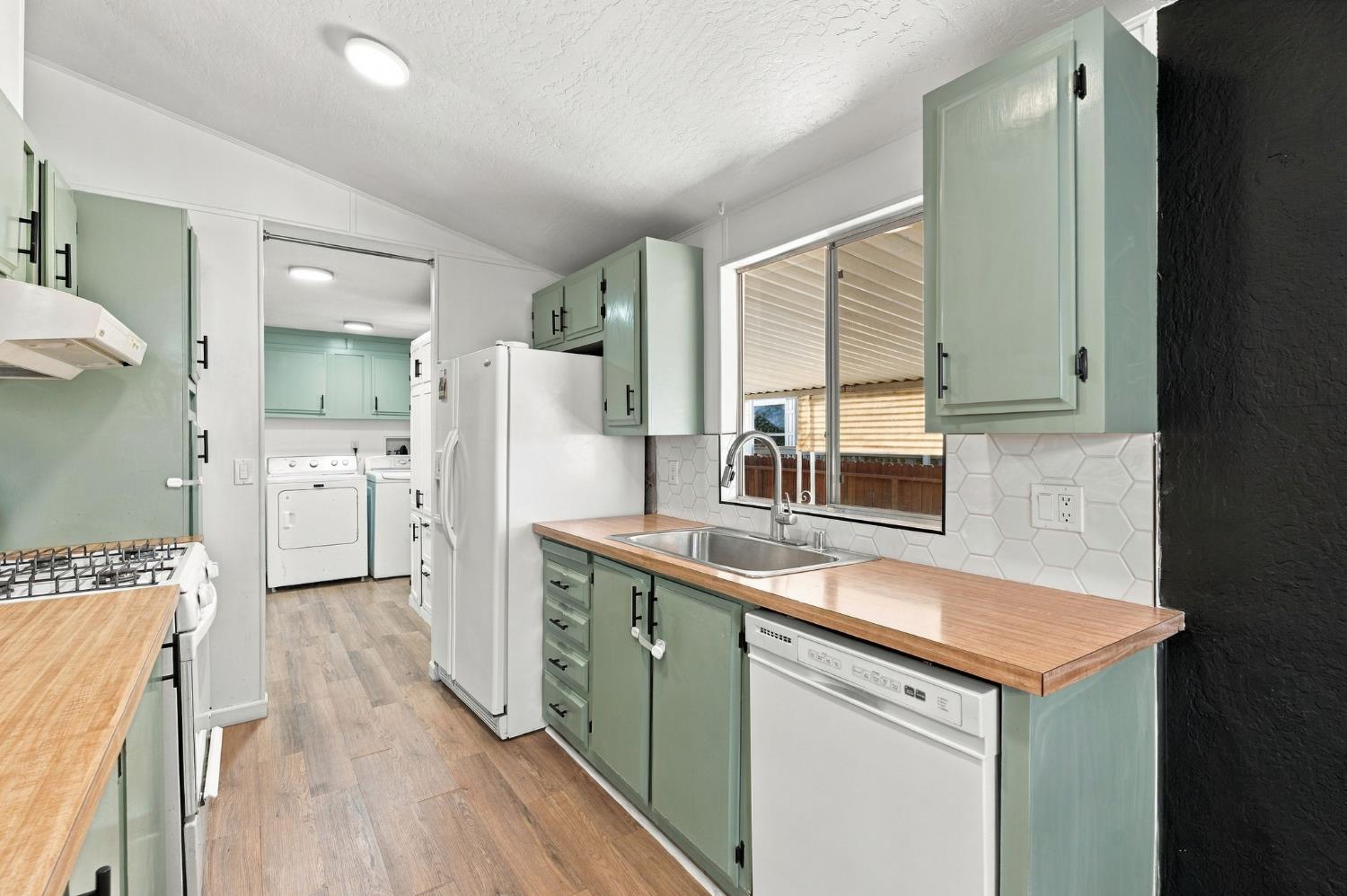 2575 willlow #76, Fresno, CA 93725