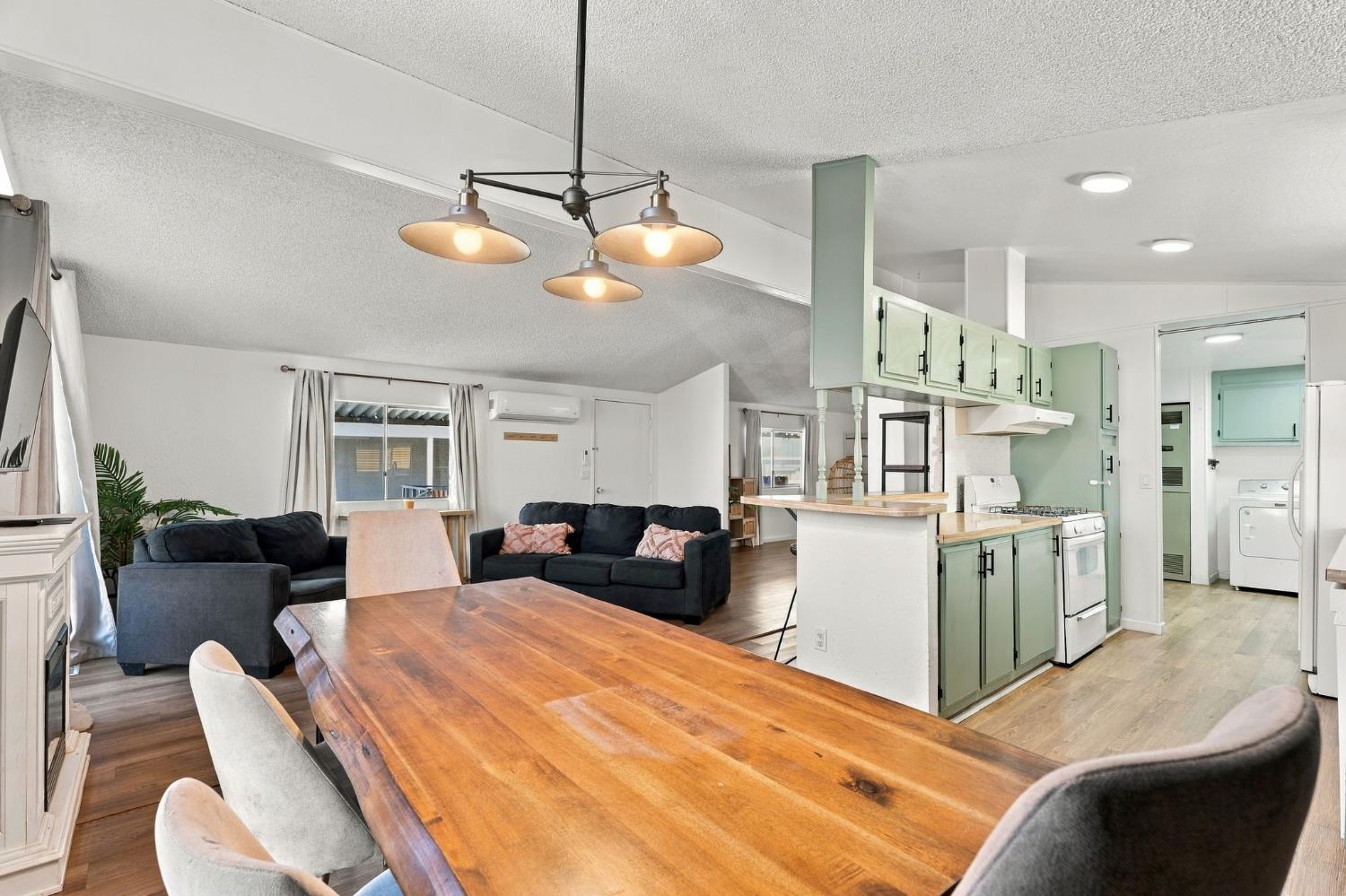 2575 willlow #76, Fresno, CA 93725