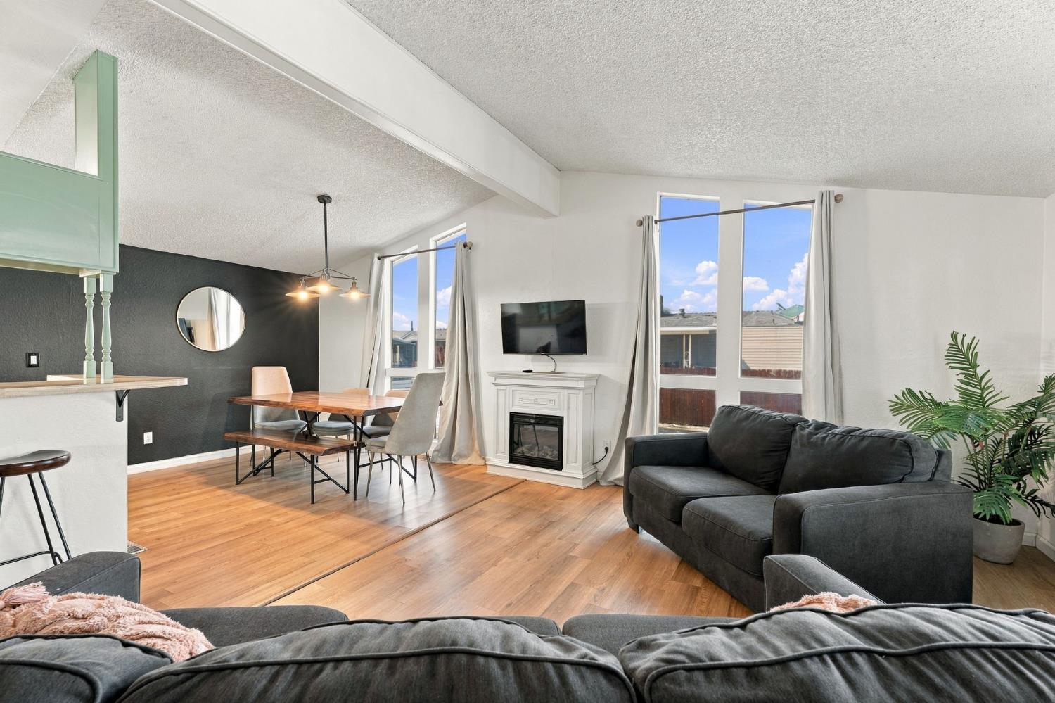 2575 willlow #76, Fresno, CA 93725