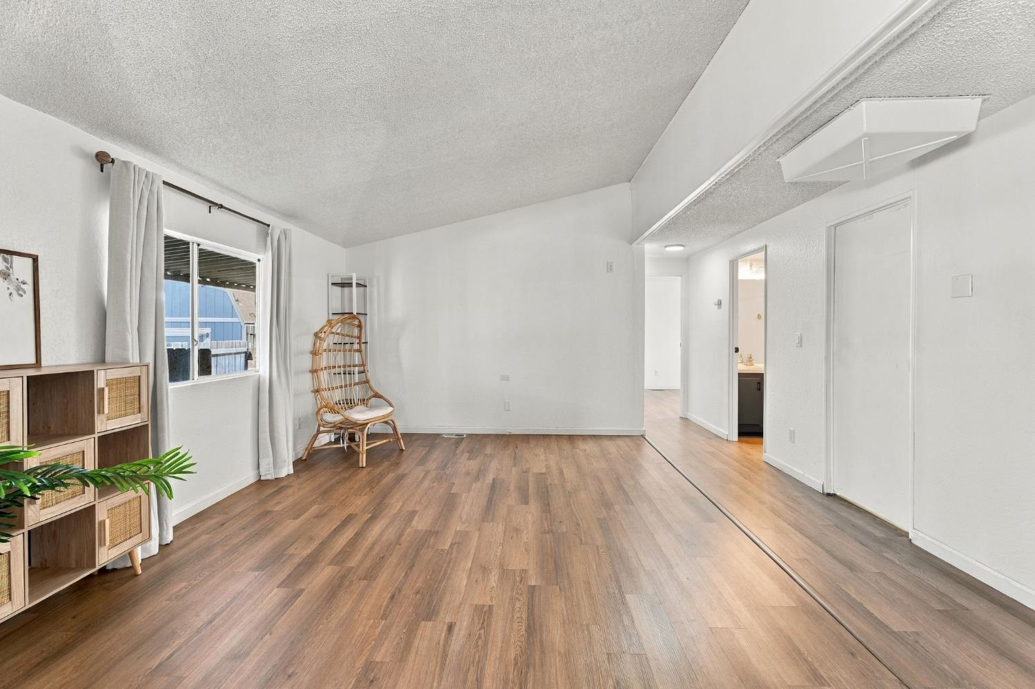 2575 willlow #76, Fresno, CA 93725