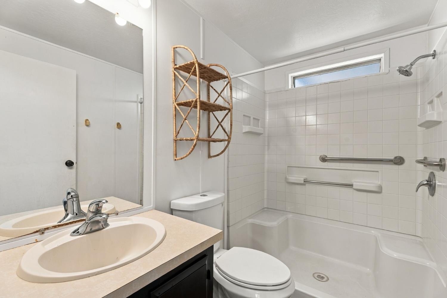 2575 willlow #76, Fresno, CA 93725