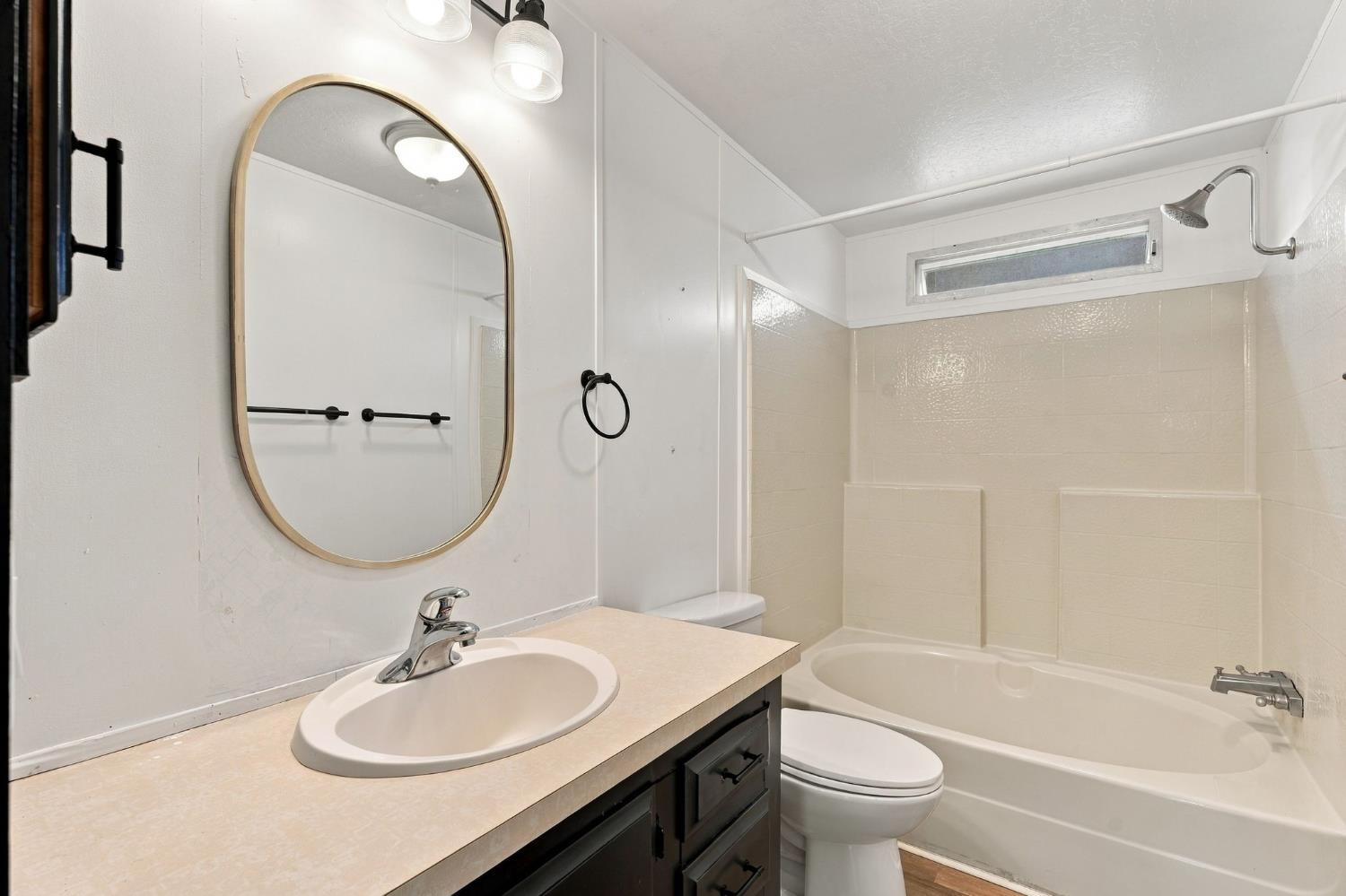 2575 willlow #76, Fresno, CA 93725