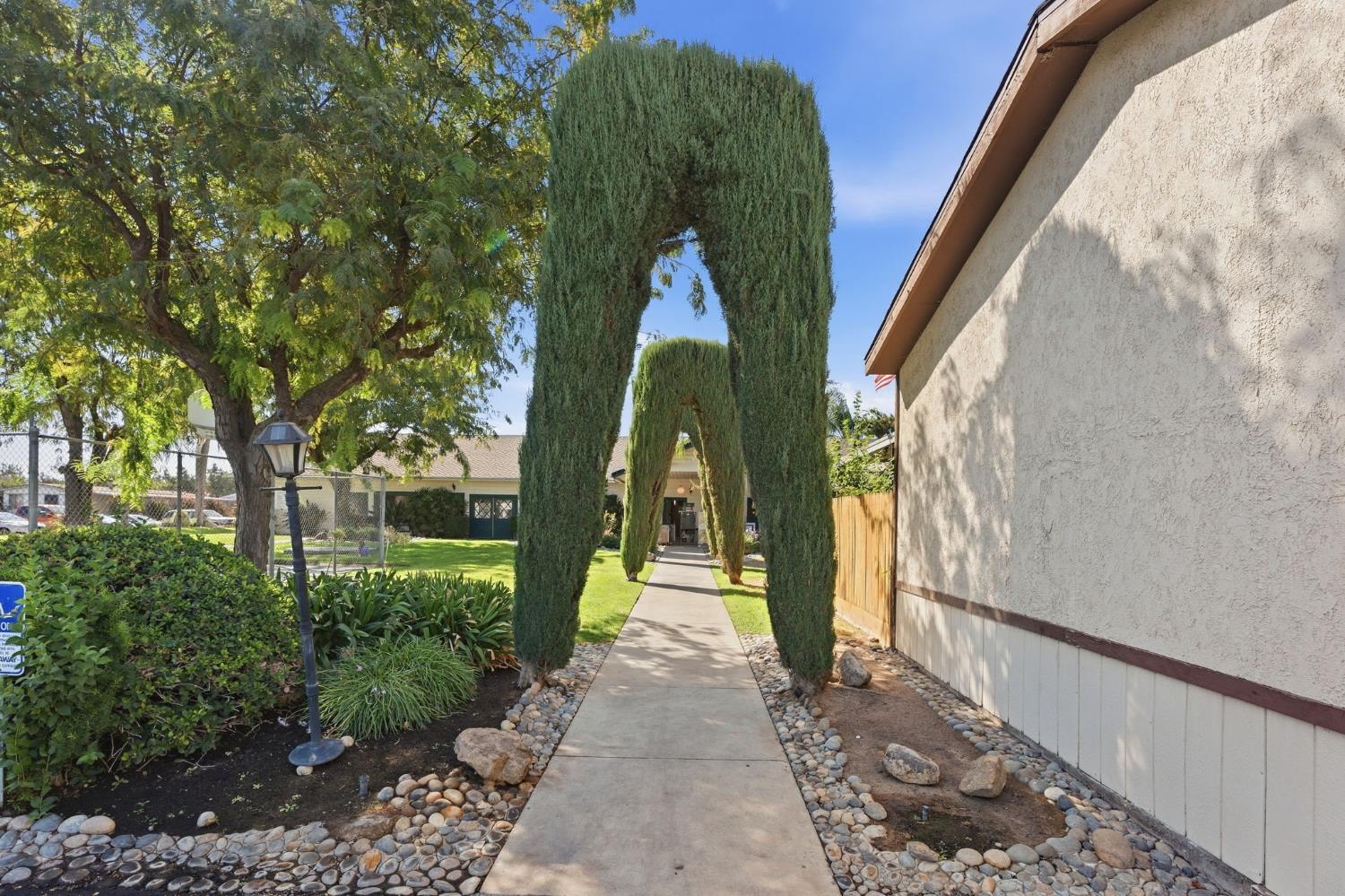 2575 willlow #76, Fresno, CA 93725
