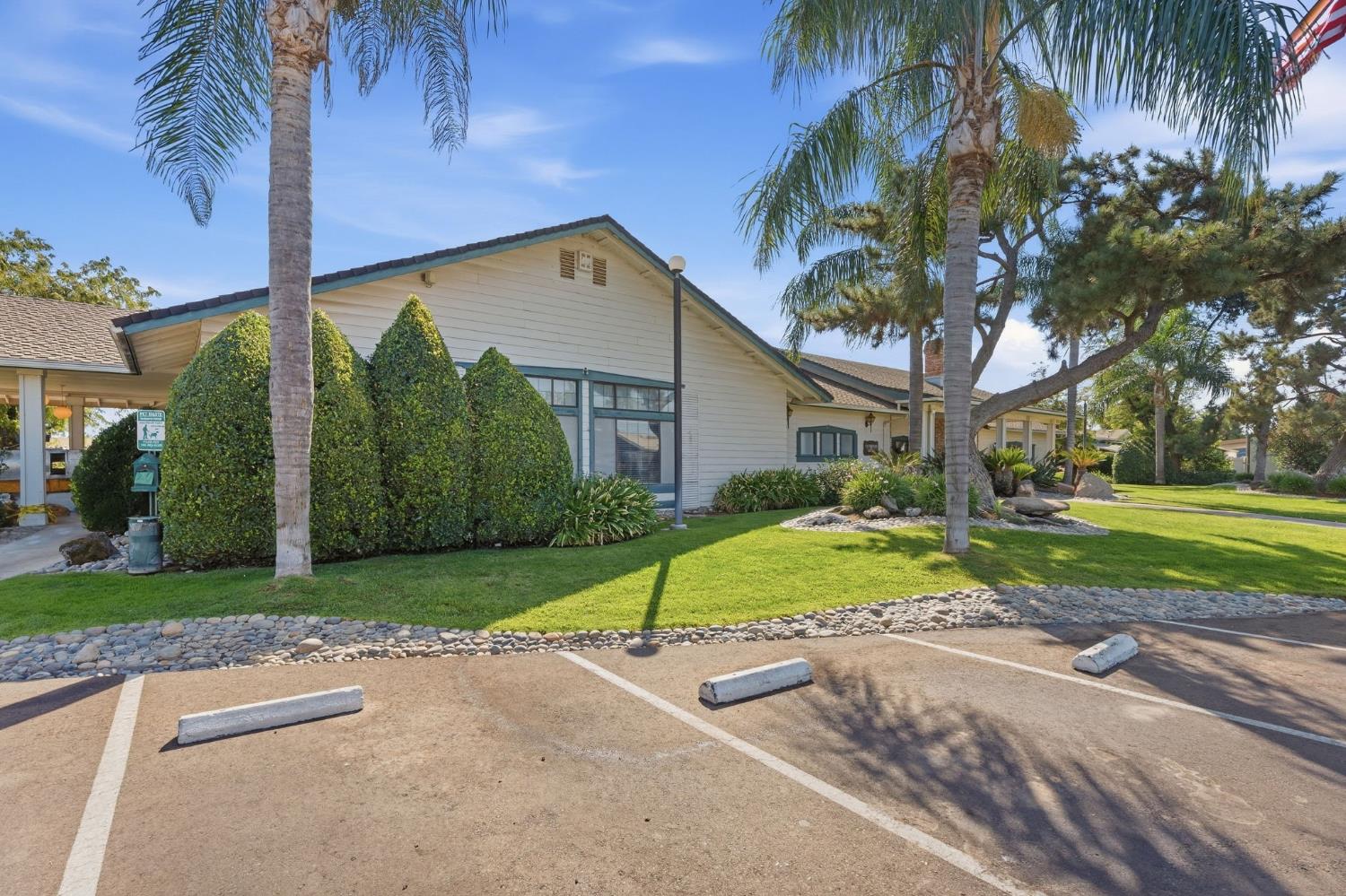 2575 willlow #76, Fresno, CA 93725