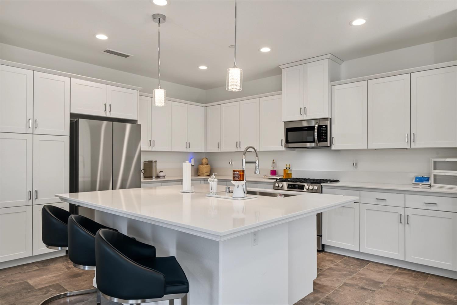 777 Josephine Ave, Madera, CA 93636