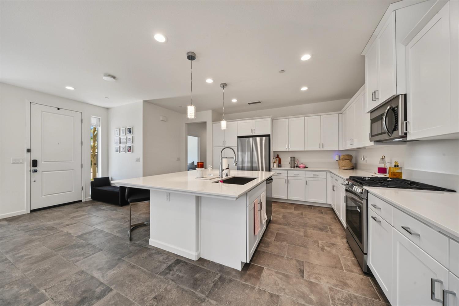 777 Josephine Ave, Madera, CA 93636