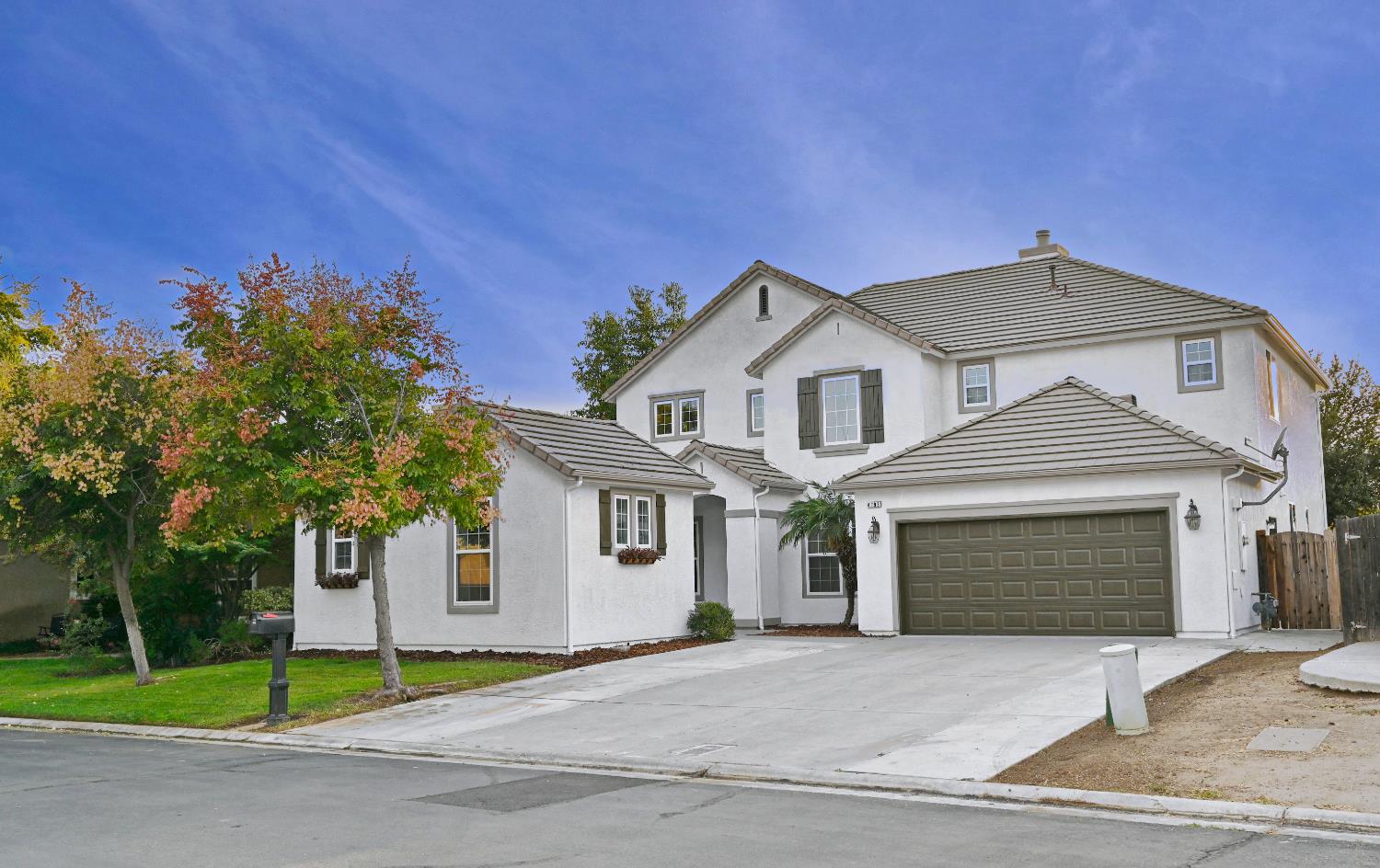 4793 N Emerald Peak Dr, Clovis, CA 93619