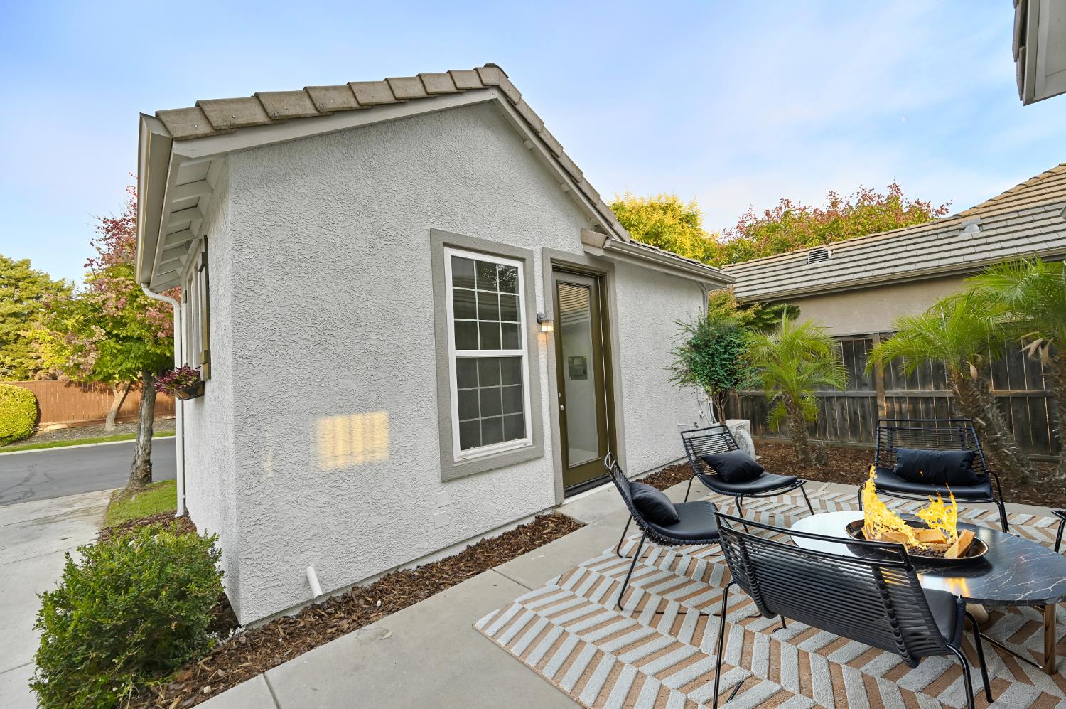 4793 N Emerald Peak Dr, Clovis, CA 93619