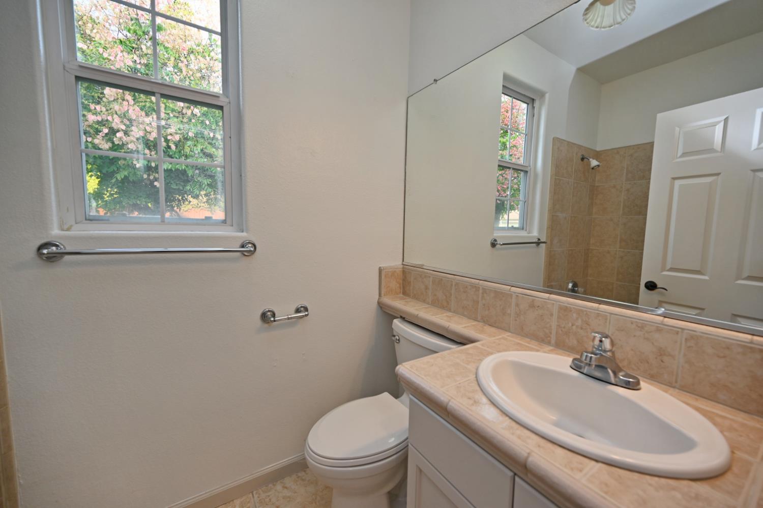 4793 N Emerald Peak Dr, Clovis, CA 93619