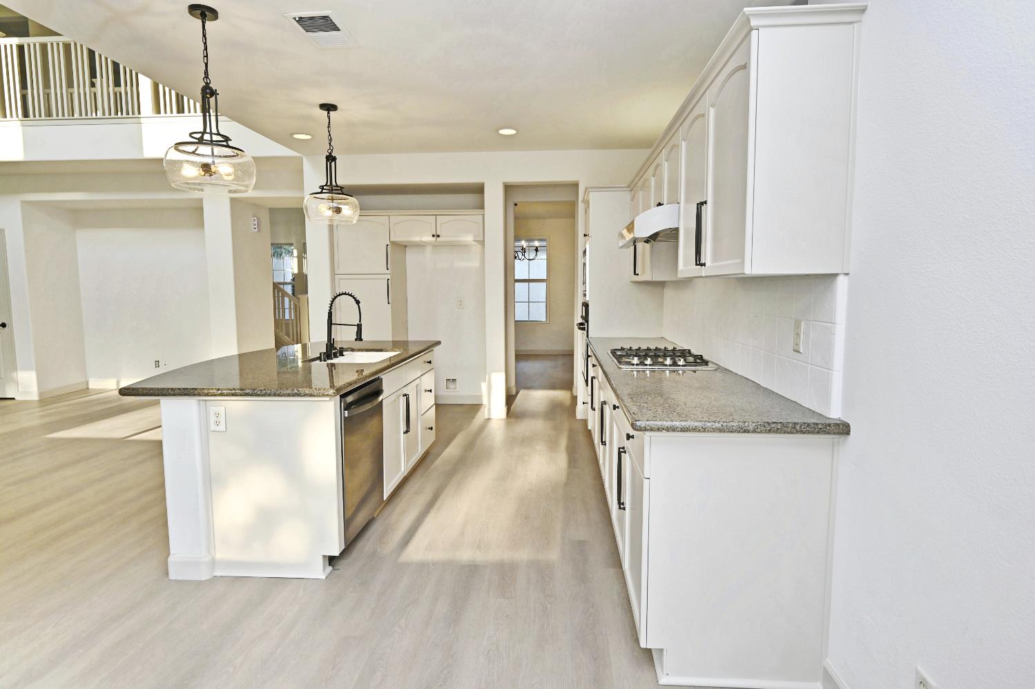 4793 N Emerald Peak Dr, Clovis, CA 93619
