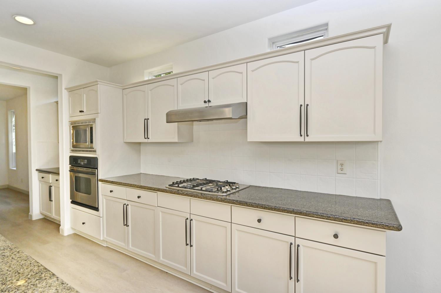 4793 N Emerald Peak Dr, Clovis, CA 93619