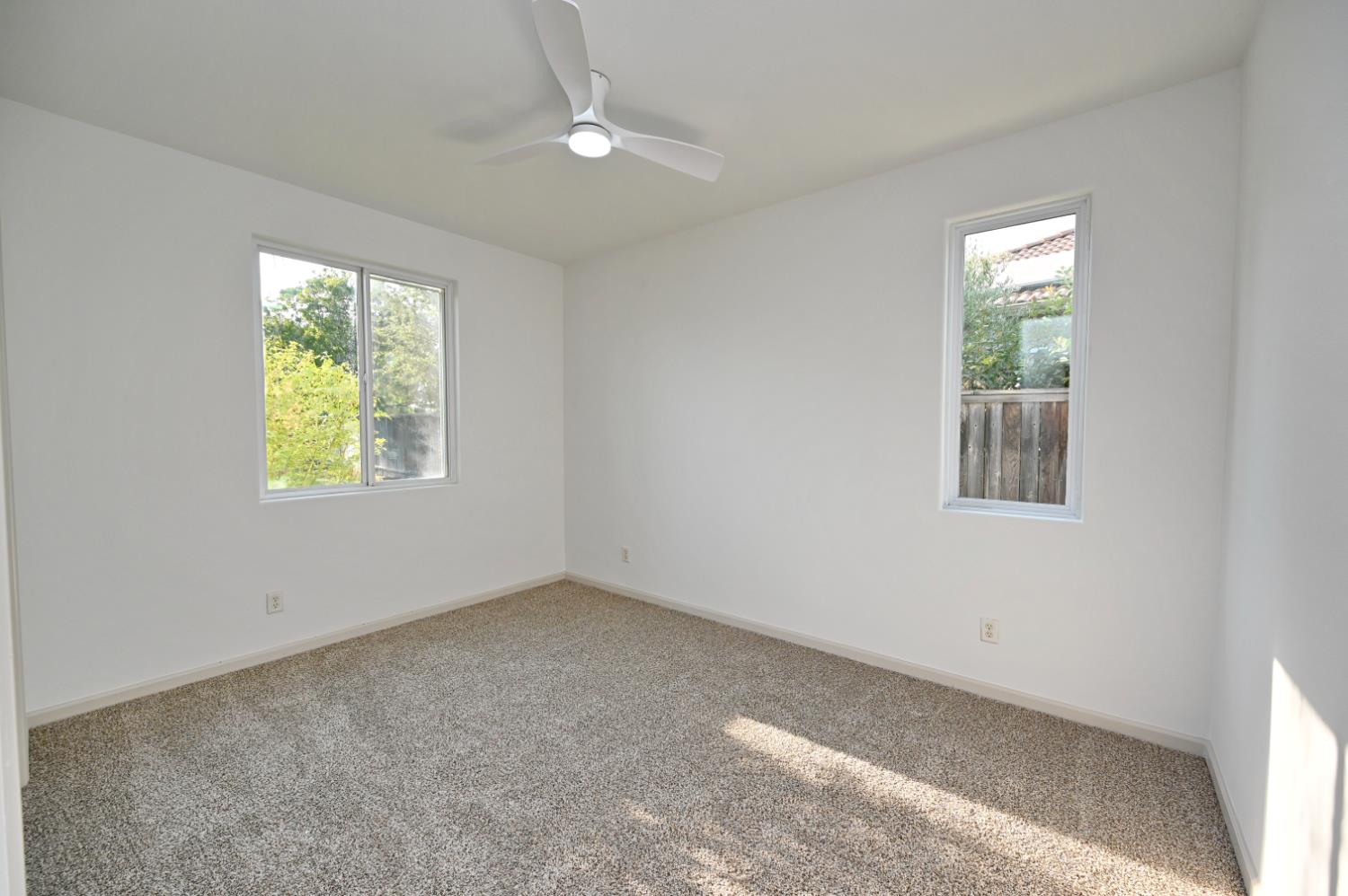 4793 N Emerald Peak Dr, Clovis, CA 93619