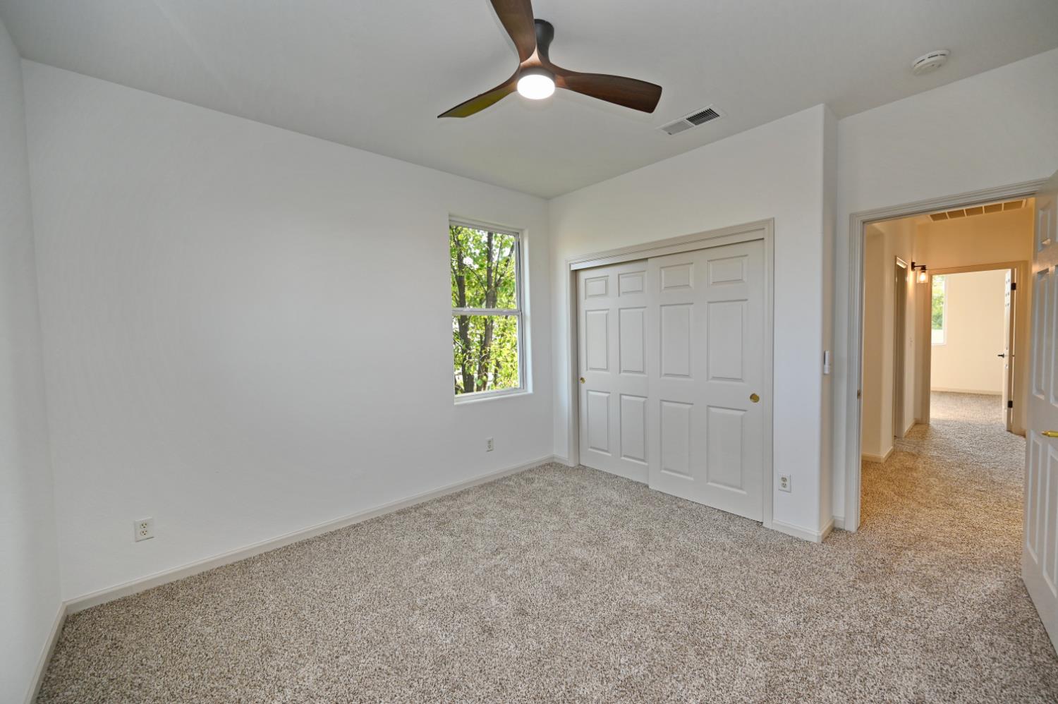 4793 N Emerald Peak Dr, Clovis, CA 93619