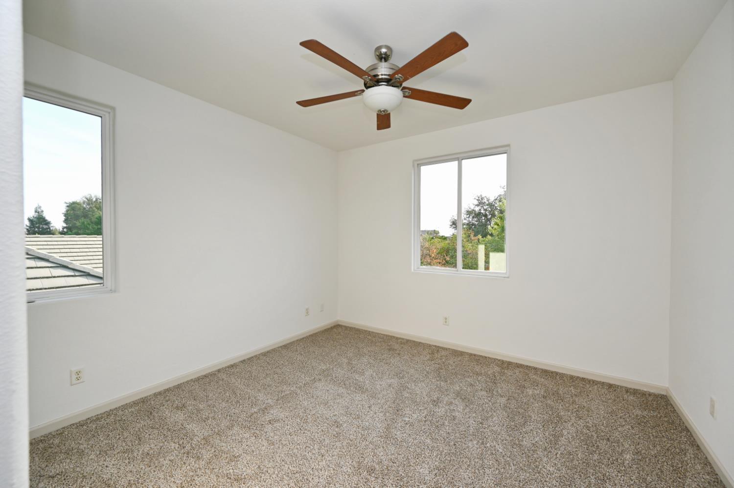4793 N Emerald Peak Dr, Clovis, CA 93619