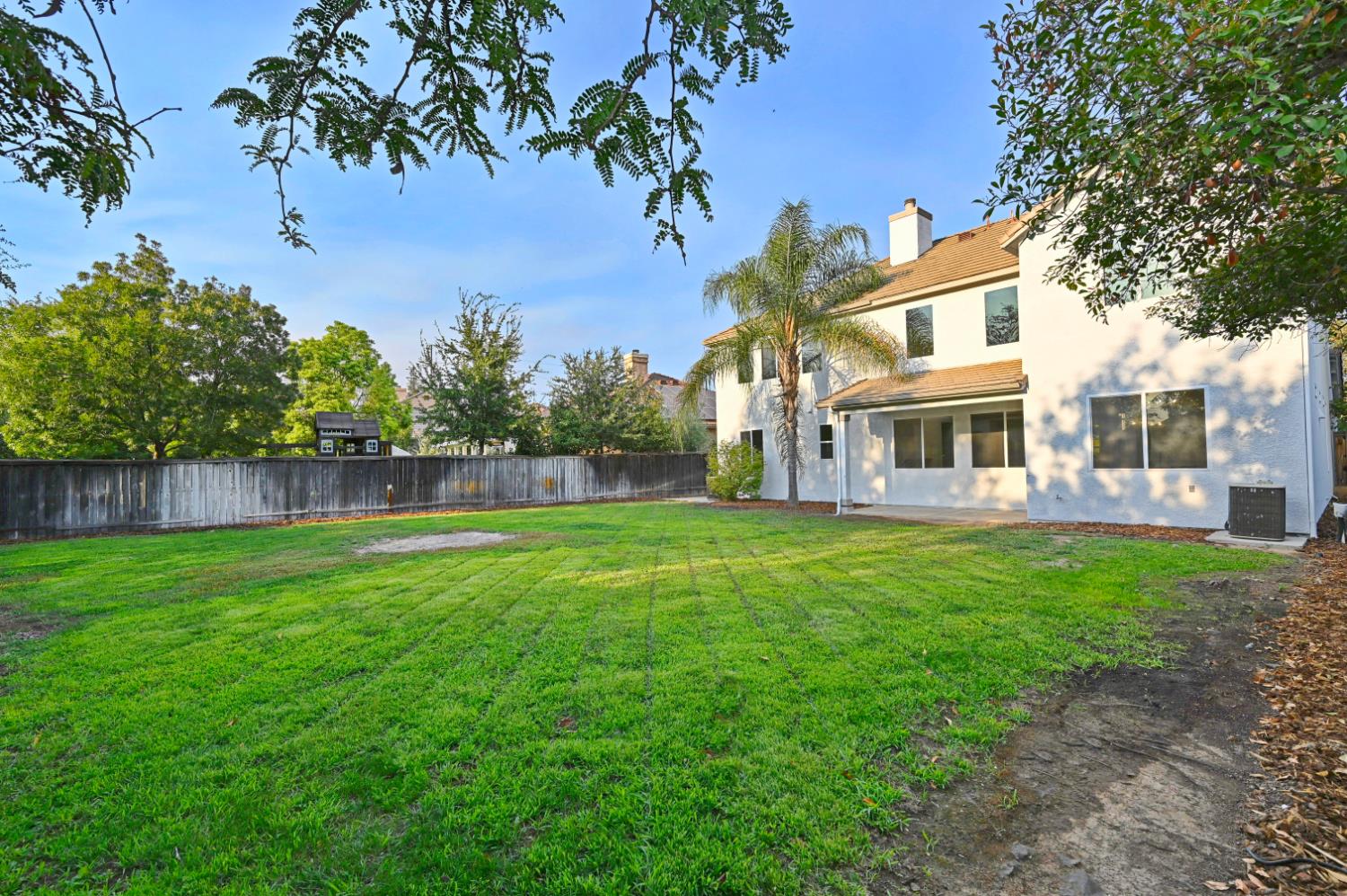4793 N Emerald Peak Dr, Clovis, CA 93619