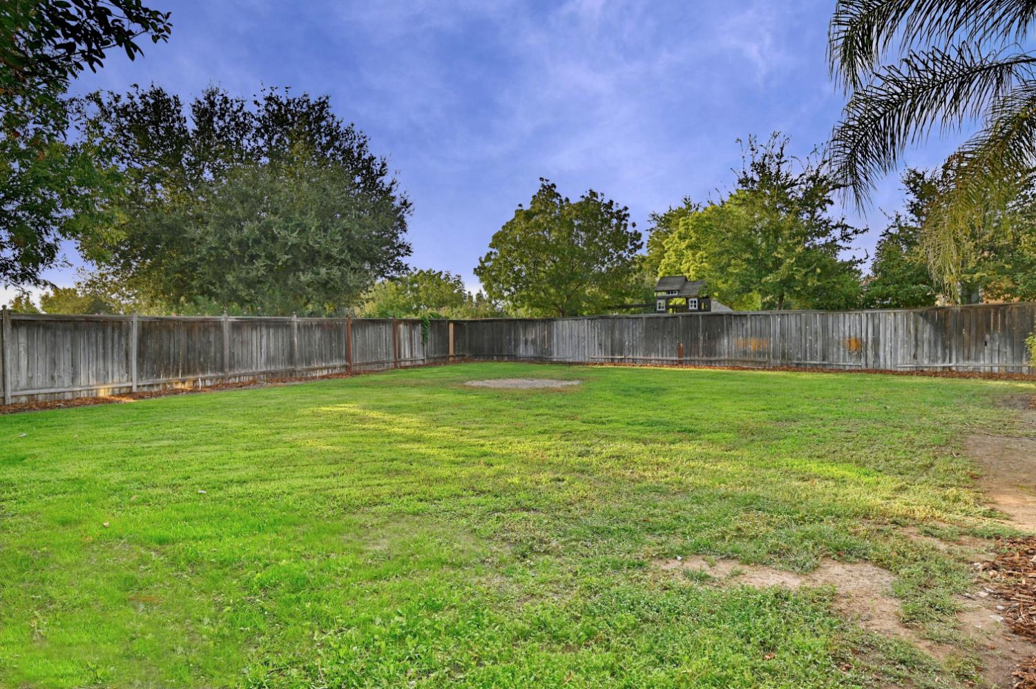 4793 N Emerald Peak Dr, Clovis, CA 93619