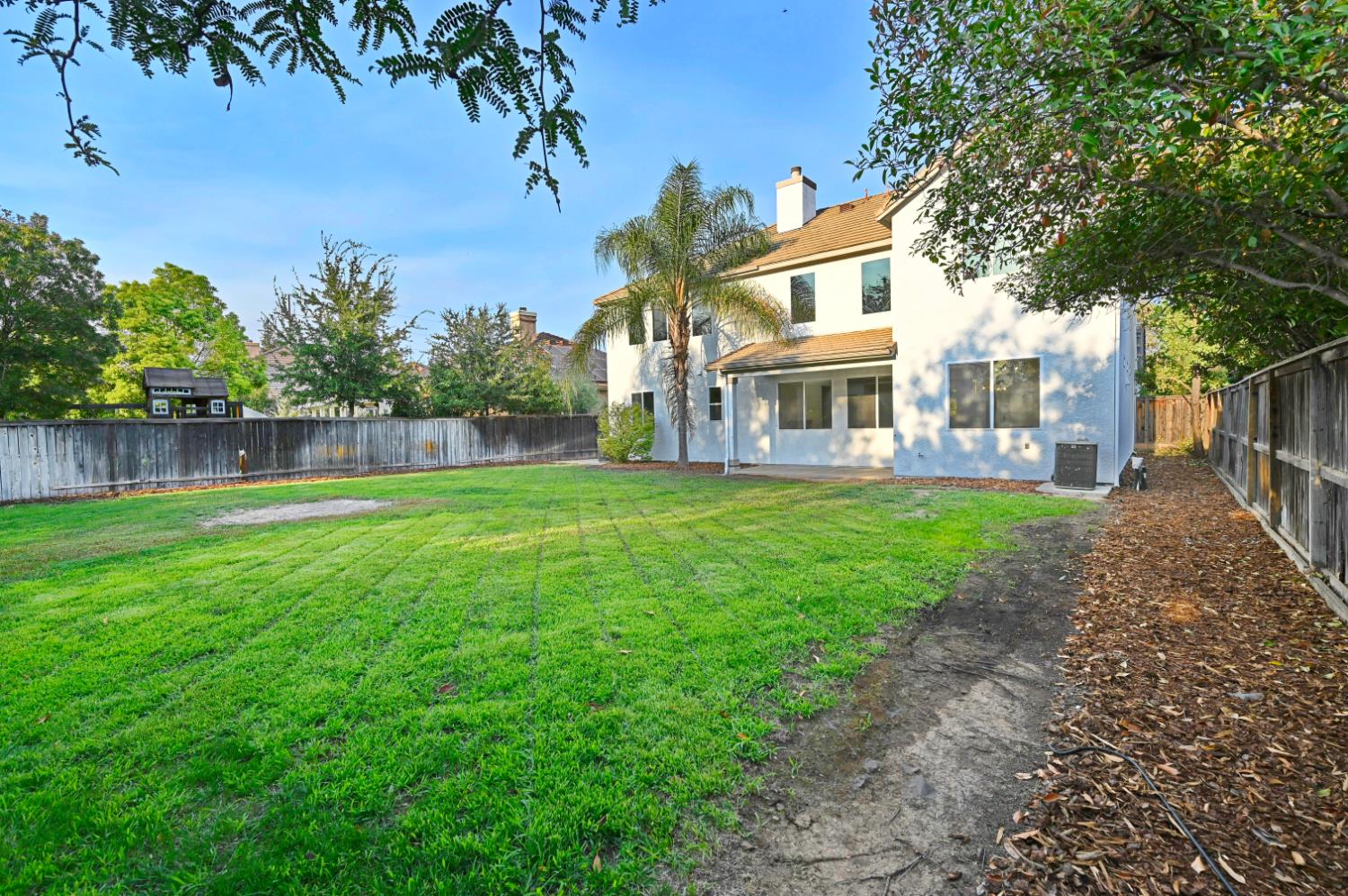 4793 N Emerald Peak Dr, Clovis, CA 93619