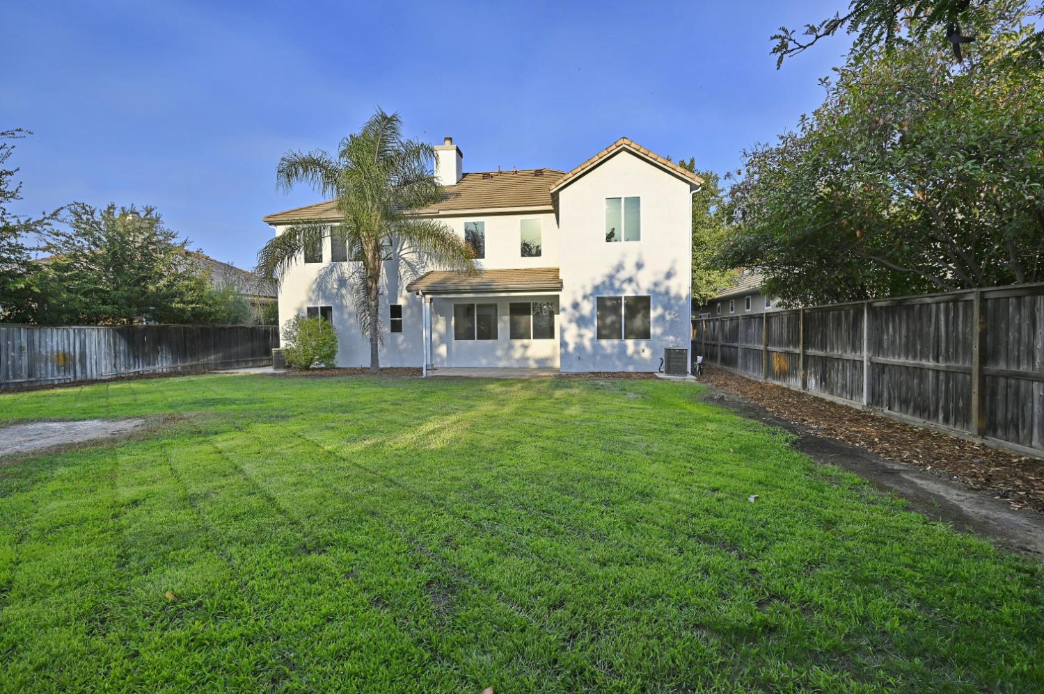 4793 N Emerald Peak Dr, Clovis, CA 93619