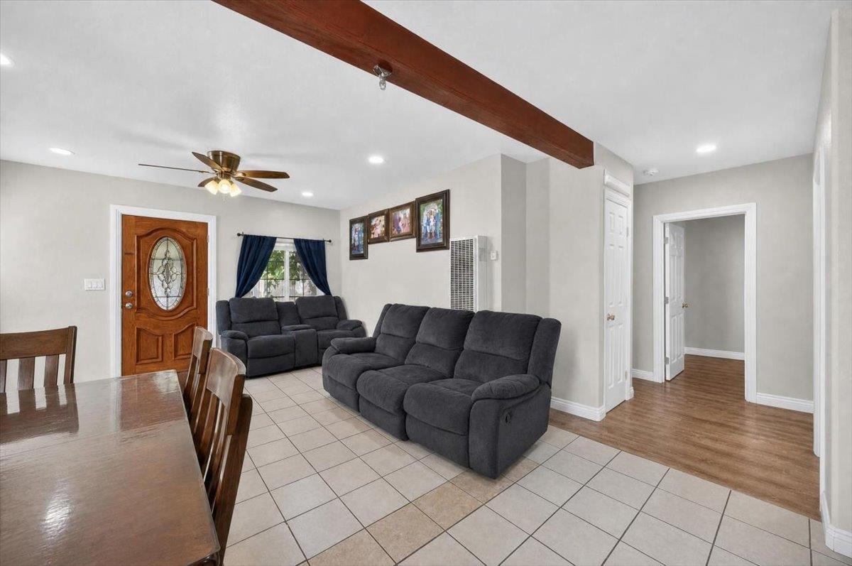 1118 N Augusta St, Fresno, CA 93701