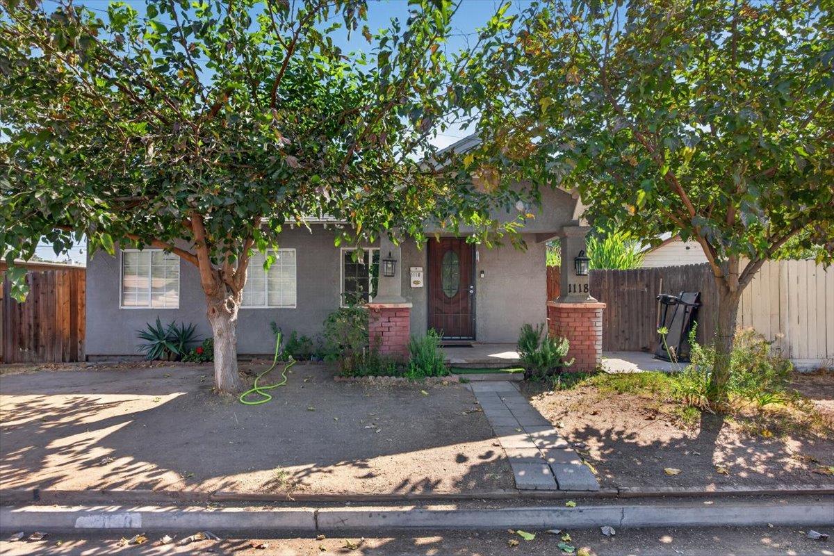 1118 N Augusta St, Fresno, CA 93701