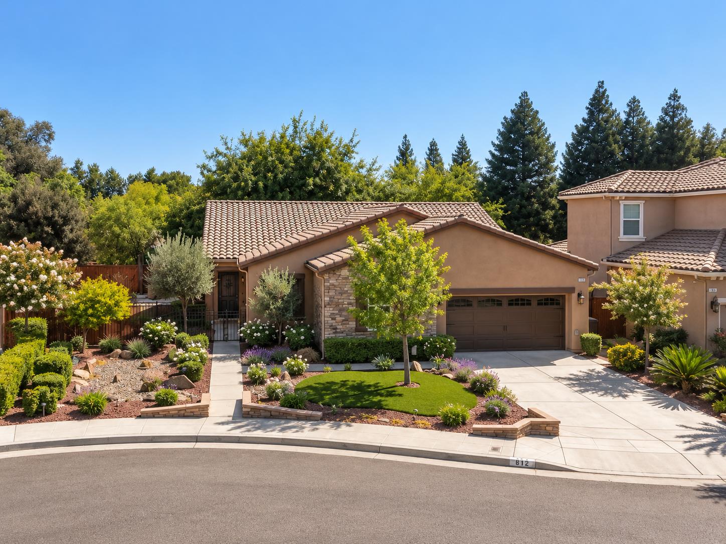 197 N Oxford Ave, Clovis, CA 93612