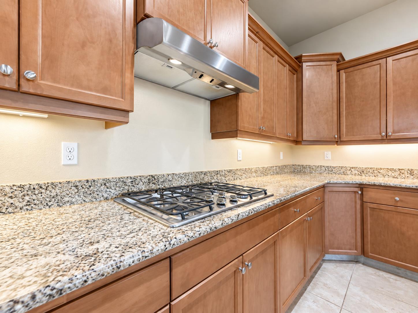 197 N Oxford Ave, Clovis, CA 93612