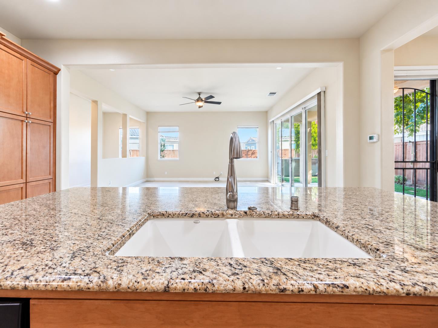 197 N Oxford Ave, Clovis, CA 93612