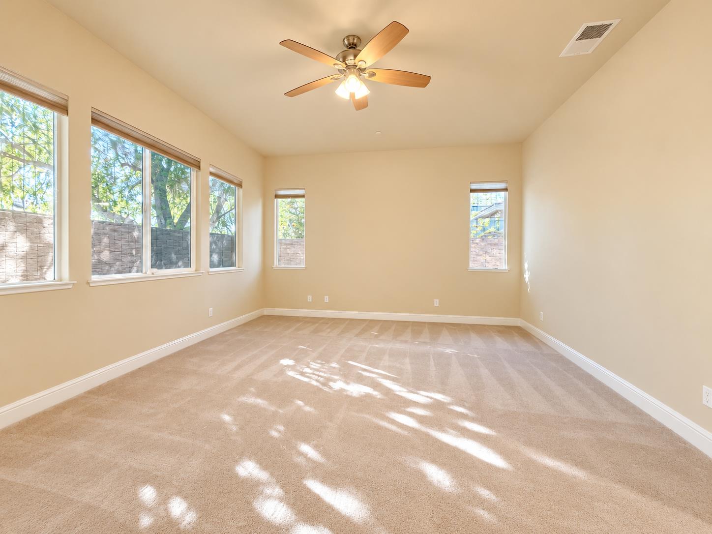 197 N Oxford Ave, Clovis, CA 93612