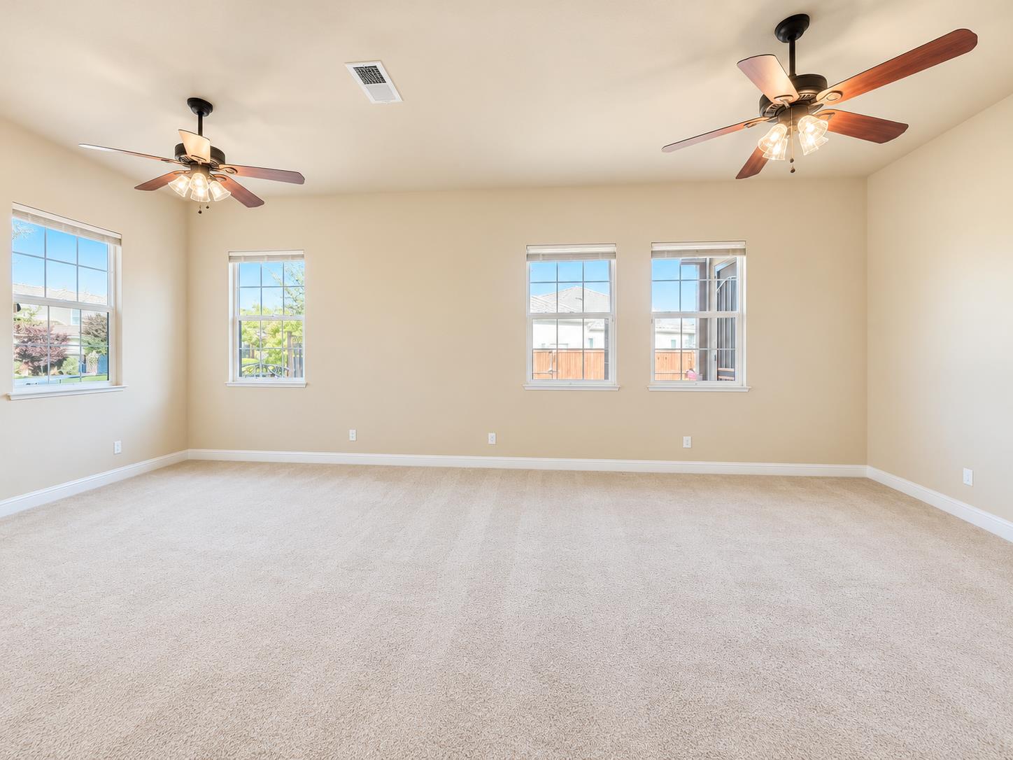 197 N Oxford Ave, Clovis, CA 93612