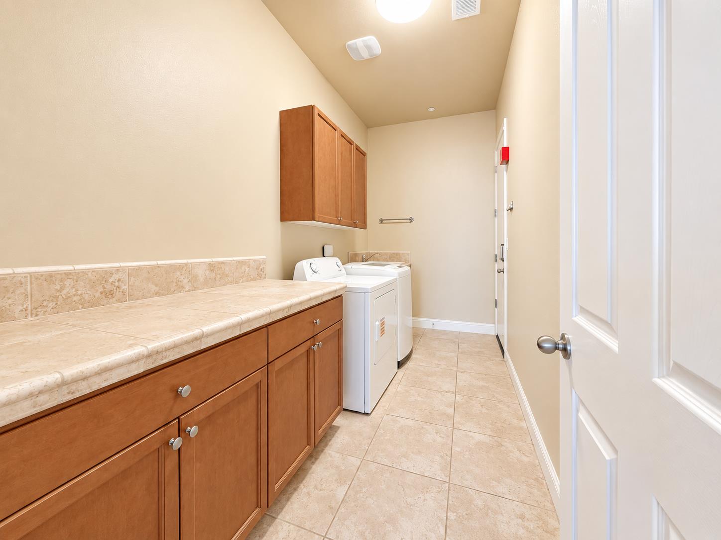 197 N Oxford Ave, Clovis, CA 93612